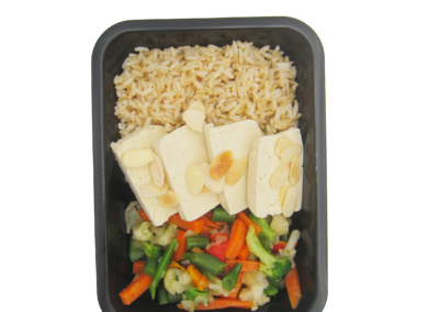 riso integrale tofu e verdure miste
